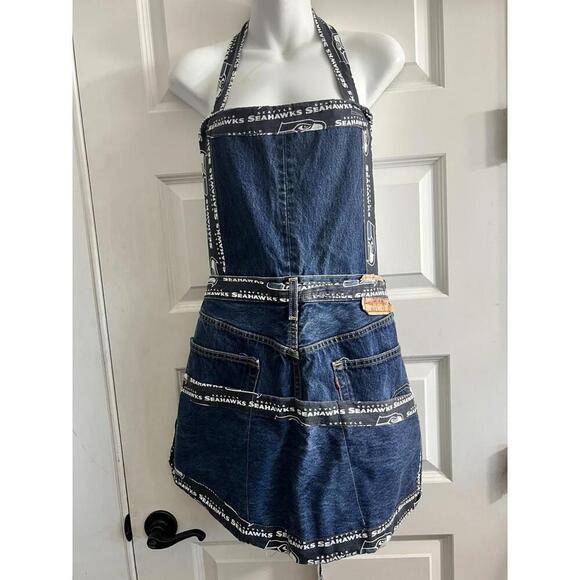 NFL Seattle Seahawks Levi’s Apron Pockets Denim Homemade Football - Picture 6 of 9